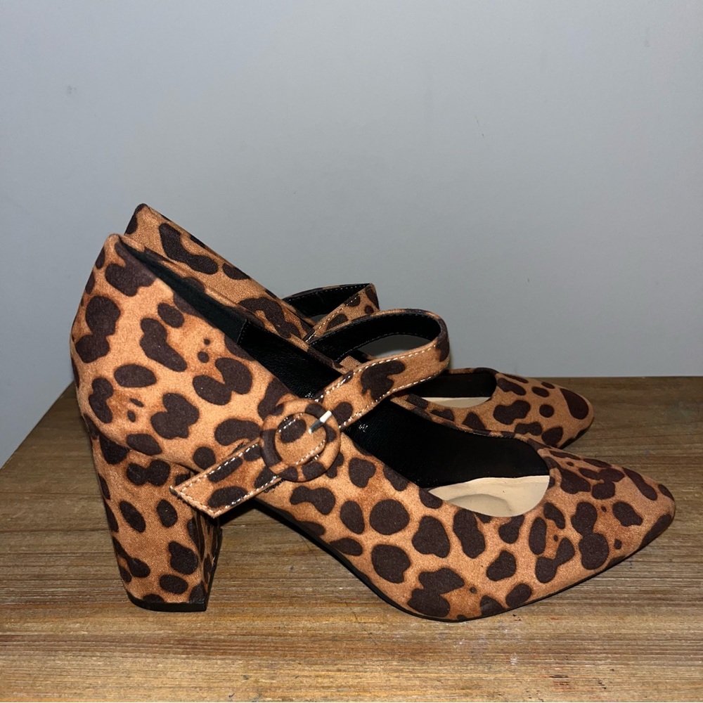 Chic Brown and Black Heels with Mary Jane Design Size 8 - Picture 6 of 9